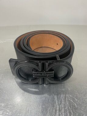 Salvatore Ferragamo Black Leather Belt with Signature Double-Gancini Buckle